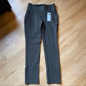 NWT Brass Clothing Zip Ponte Pant in Umber/Green. Size Small.